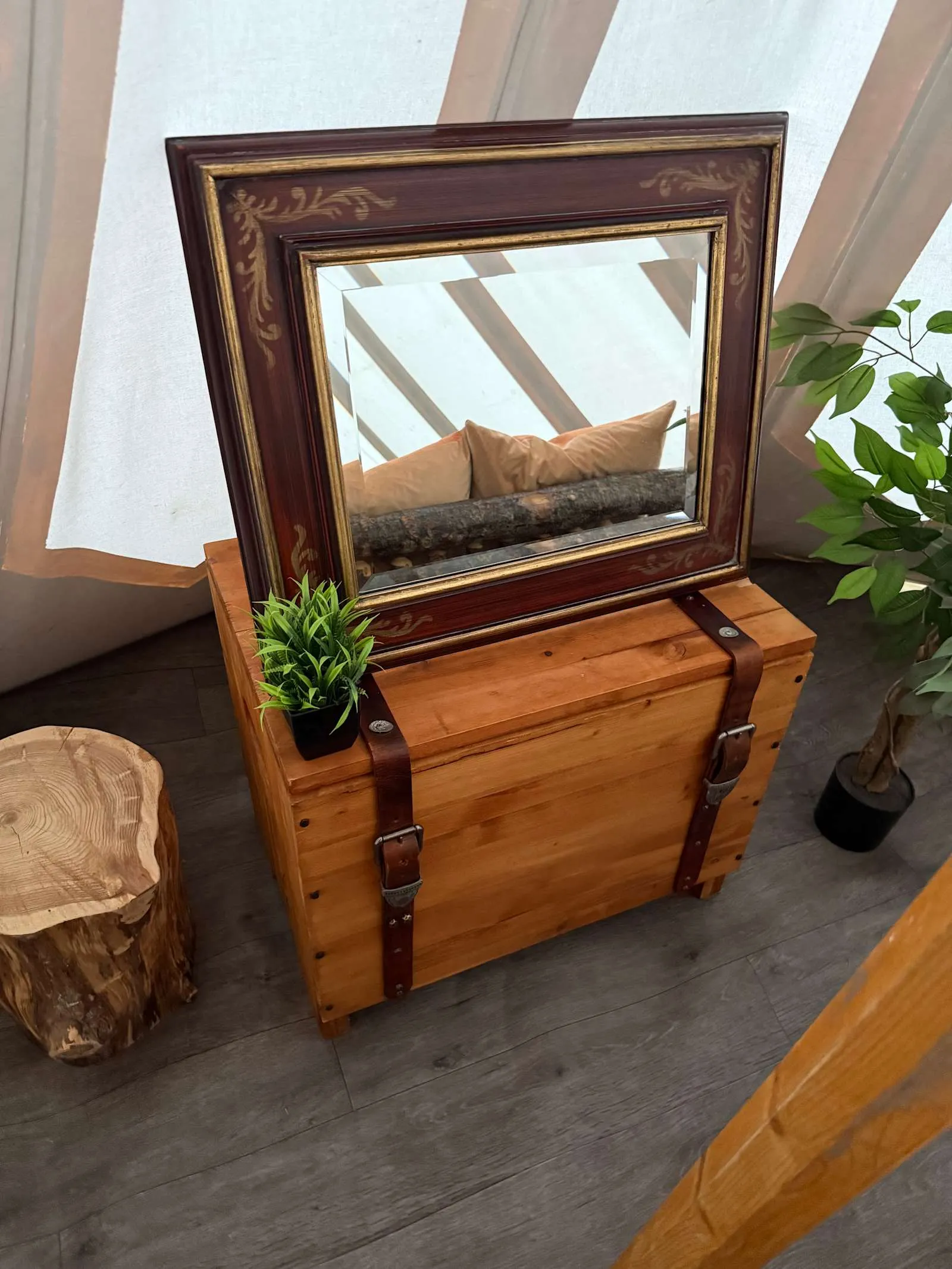 A Riders' Tent with its cot